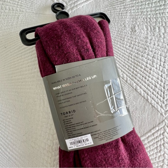 Torrid Platinum Full Length Leggings in burgundy maroon - Picture 3 of 4